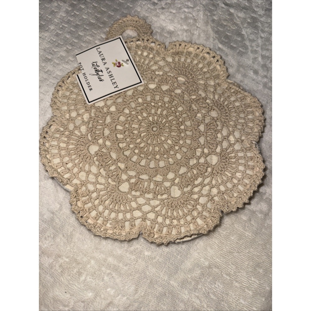 NEW Laura Ashley Cream Crochet Quilted Floral Cottage Core Granny Pot Holder